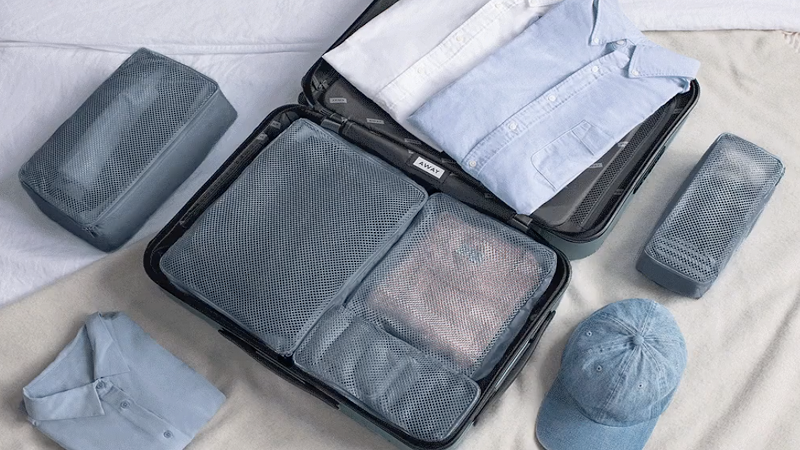 The ten best travel accessories for your next trip - Buzzy Moment