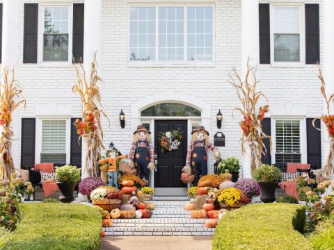 Outdoor Thanksgiving Decorations: Enhance Your Home's Curb Appeal