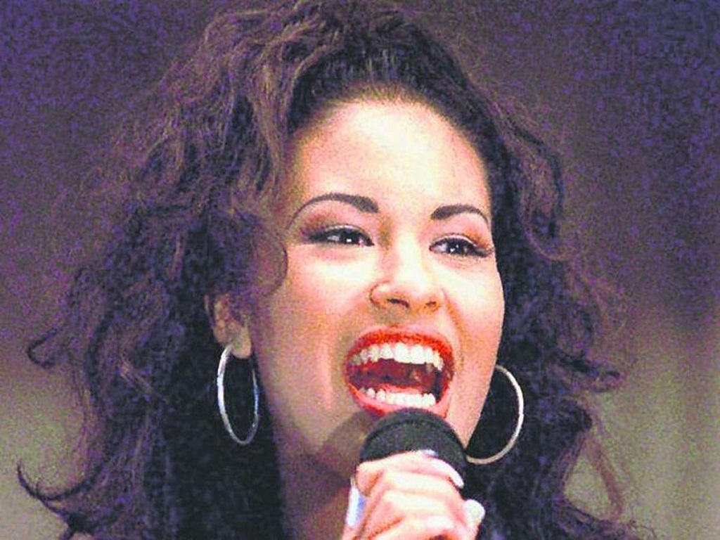 What are 5 interesting facts about Selena Quintanilla